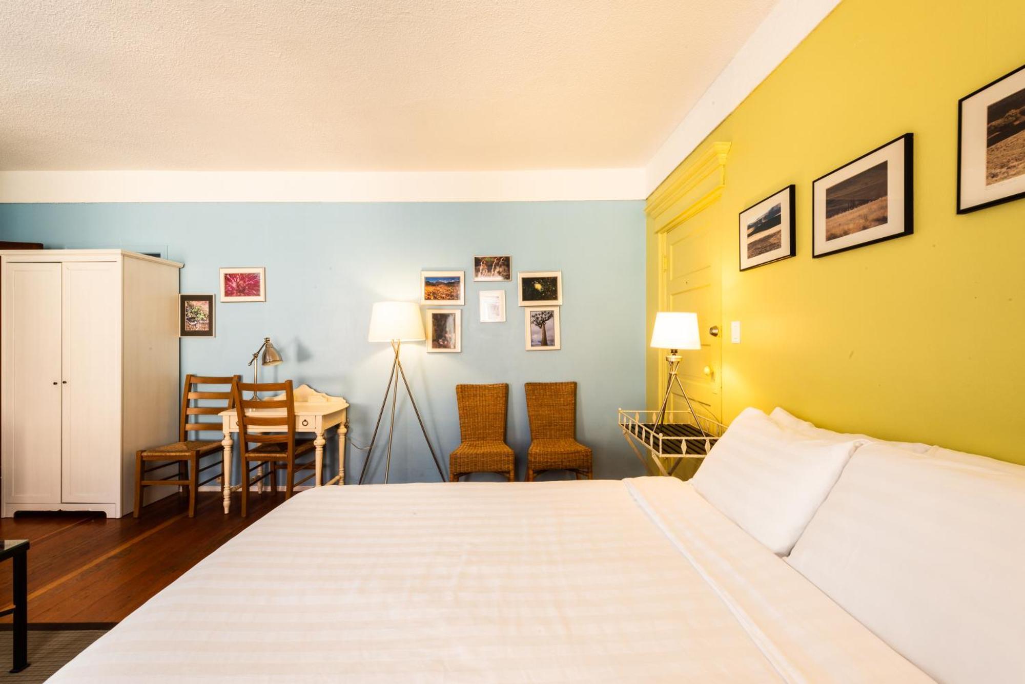 Ocean Island Garden Suites فكتوريا الغرفة الصورة
