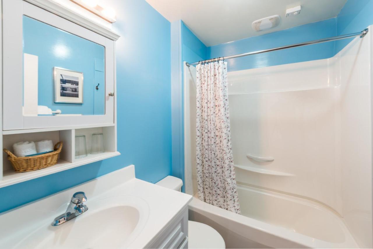 Ocean Island Garden Suites فكتوريا المظهر الخارجي الصورة